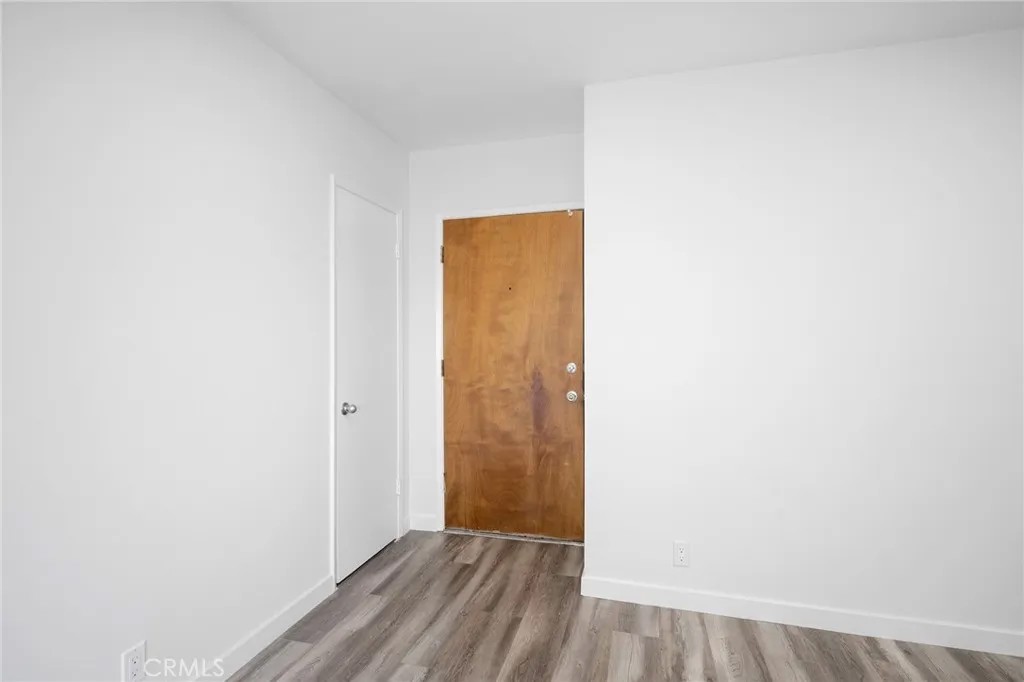 1025 E Lomita Avenue 5