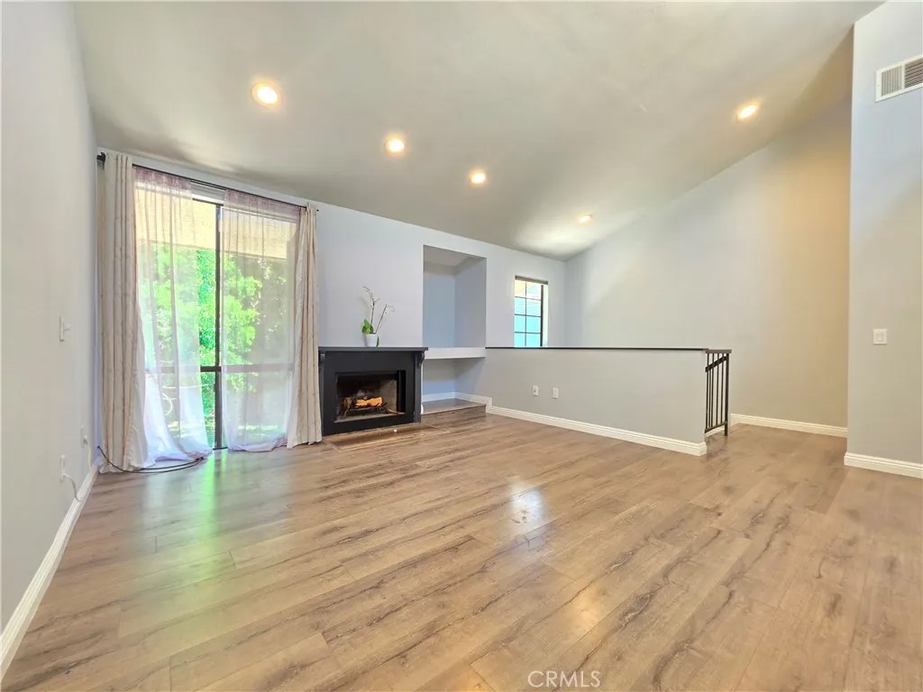 11107 Arminta Street 22
