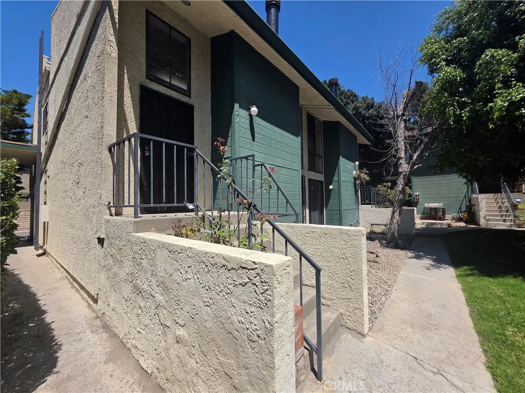 11107 Arminta Street 22