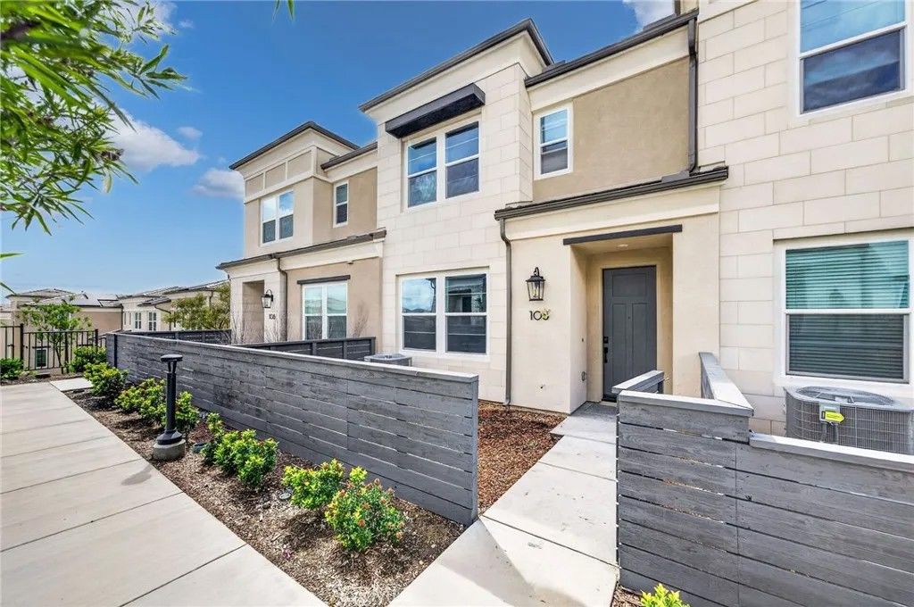 Photo of 1218 Sunrise View #105, San Marcos, CA 92078 (MLS # SW26080716)