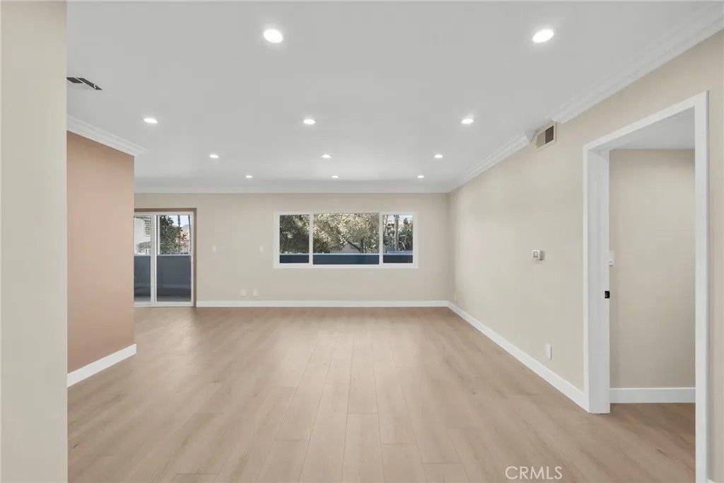 Photo of 1126 N Central Ave #101, Glendale, CA 91202 (MLS # SR26023632)