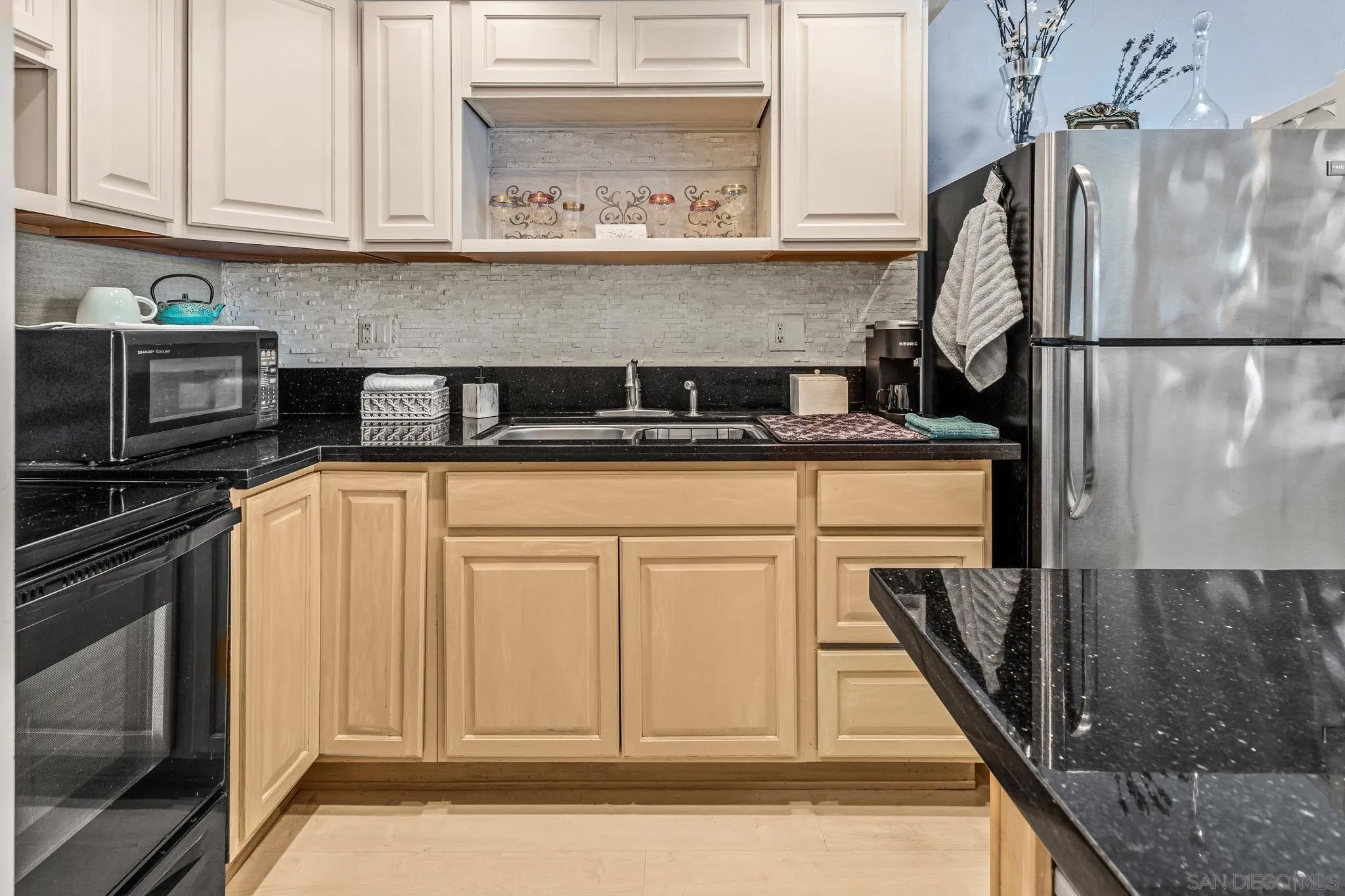2003 Costa Del Mar Rd 692