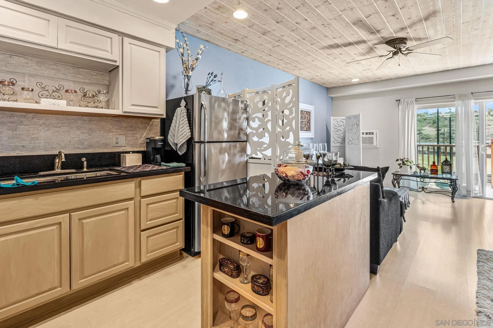 2003 Costa Del Mar Rd 692