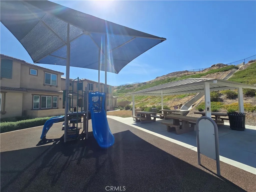 16048 Lasselle Street A-10