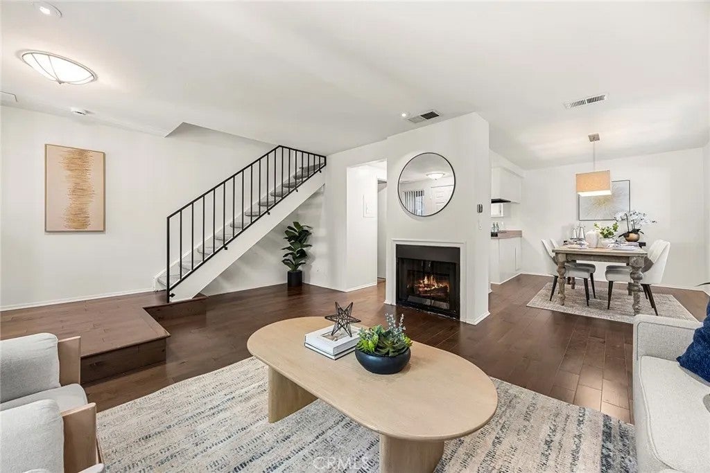 246 Alpine St 9