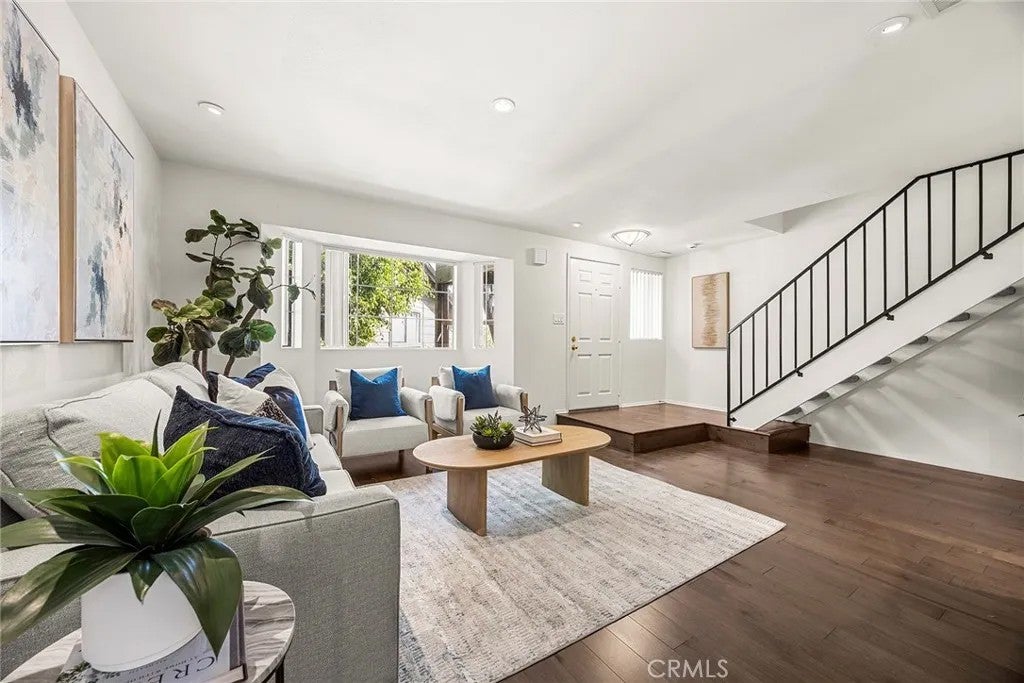 246 Alpine St 9