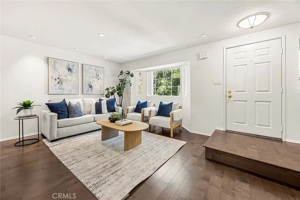 246 Alpine St 9