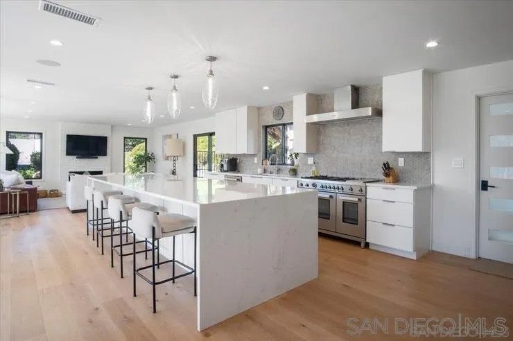 Photo of 4905 el Arco Iris, Rancho Santa Fe, CA 92067 (MLS # 260020857)