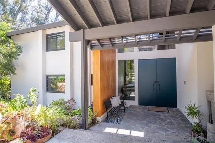 4905 EL ARCO IRIS