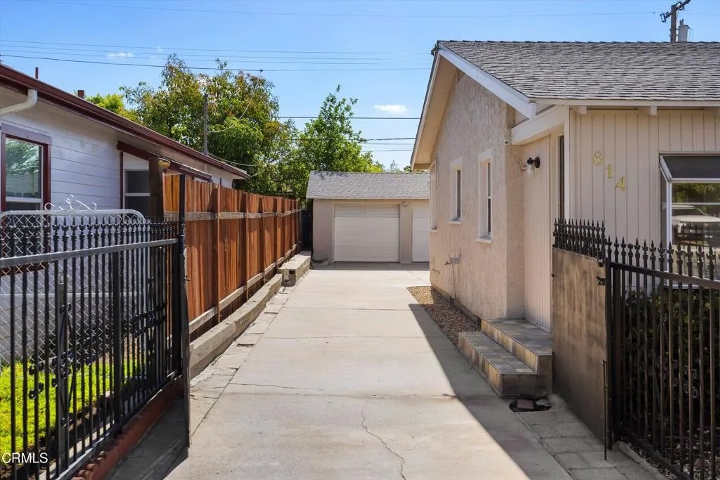 614 N Lemon Avenue