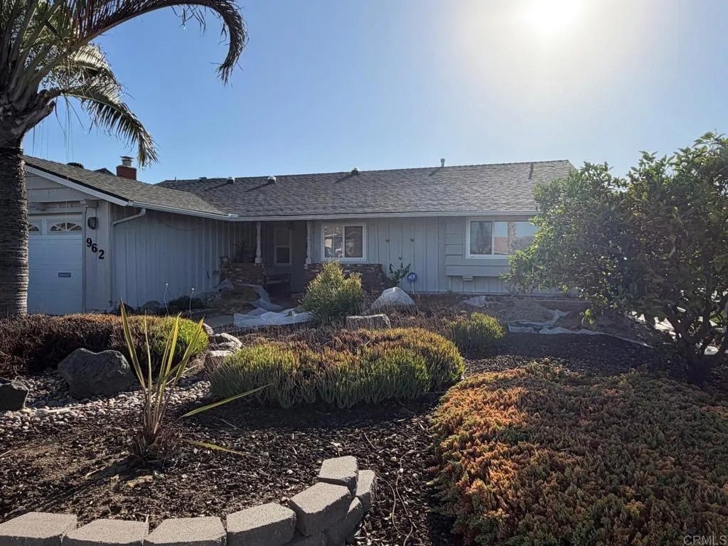 Photo of 962 Nacion Ave, Chula Vista, CA 91911 (MLS # PTP2607913)