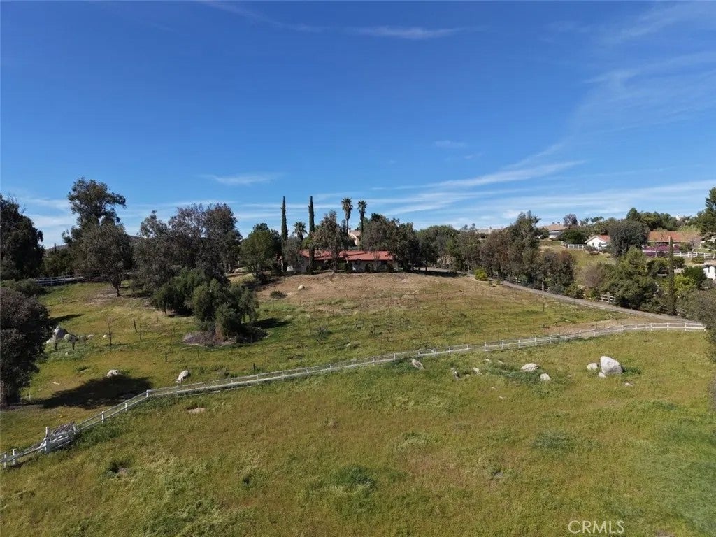 Photo of 41280 De Portola Rd, Temecula, CA 92592 (MLS # TR26020753)