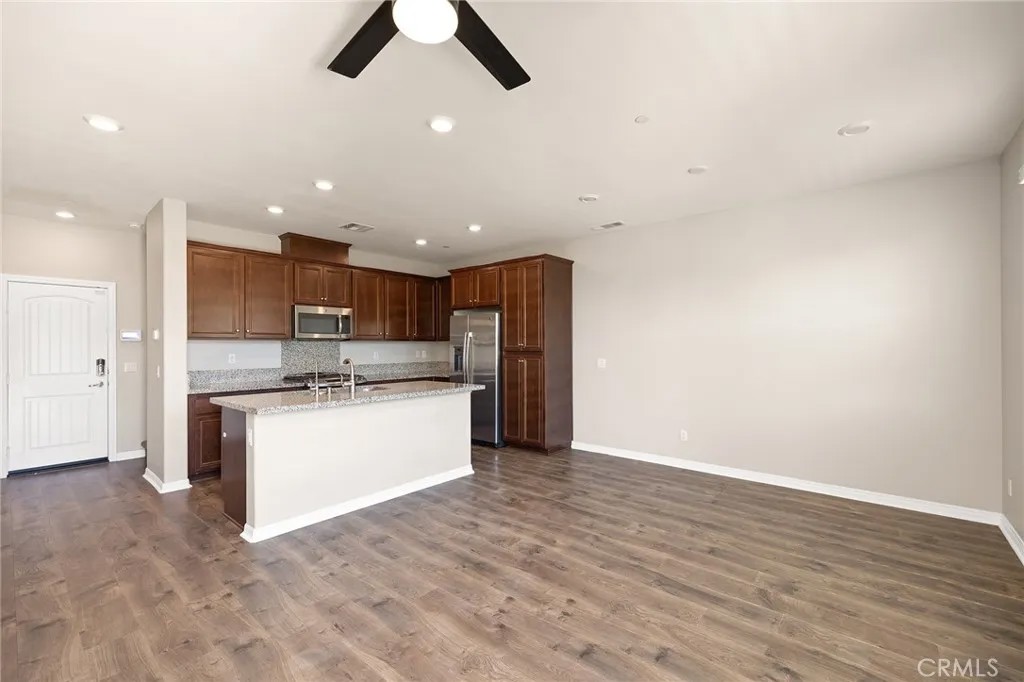 40203 Calle Real