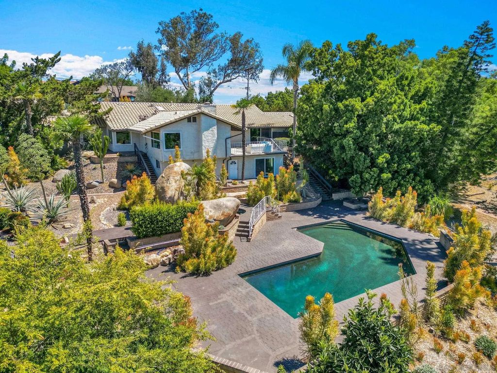 Photo of 1389 Merritt Dr, El Cajon, CA 92020 (MLS # 260015435)
