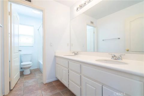 Tiny photo for 2547 Canterbury Lane, Simi Valley, CA 93063 (MLS # SR25251912)