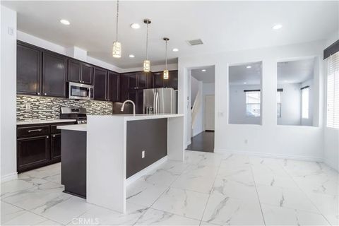 Tiny photo for 2547 Canterbury Lane, Simi Valley, CA 93063 (MLS # SR25251912)