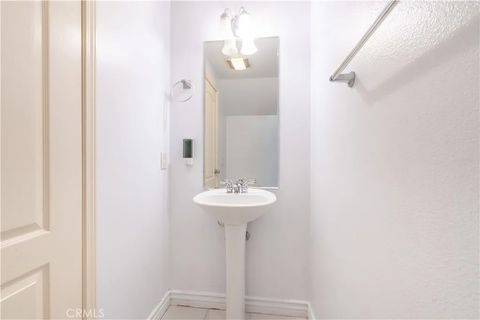 Tiny photo for 2547 Canterbury Lane, Simi Valley, CA 93063 (MLS # SR25251912)