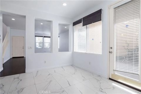 Tiny photo for 2547 Canterbury Lane, Simi Valley, CA 93063 (MLS # SR25251912)