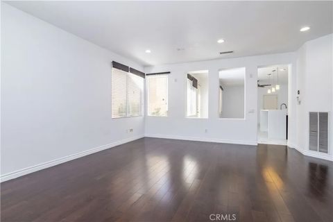 Tiny photo for 2547 Canterbury Lane, Simi Valley, CA 93063 (MLS # SR25251912)