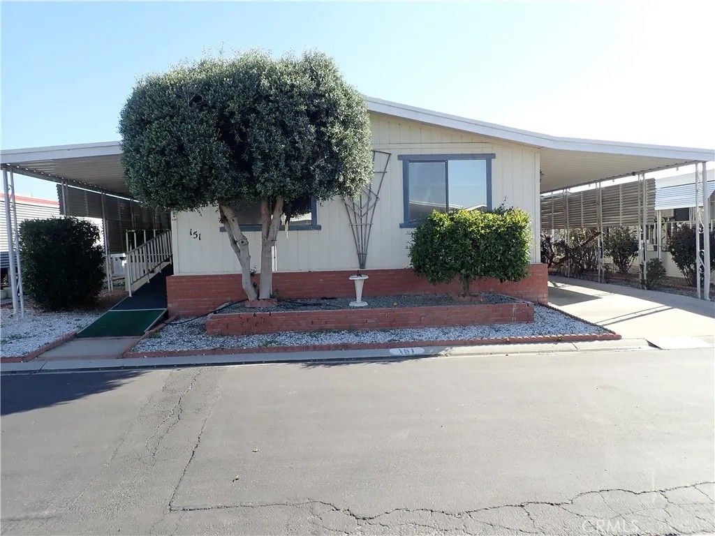 Photo of 1300 W Menlo, Hemet, CA 92543 (MLS # SW26054587)