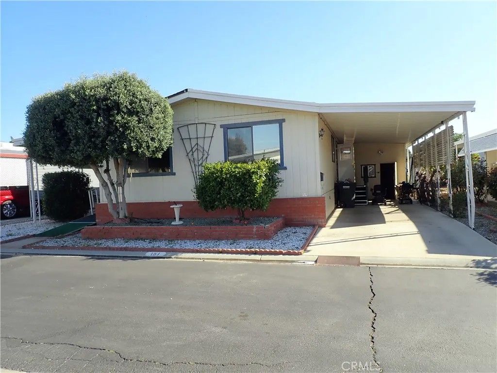 Photo of 1300 W Menlo, Hemet, CA 92543 (MLS # SW26054587)