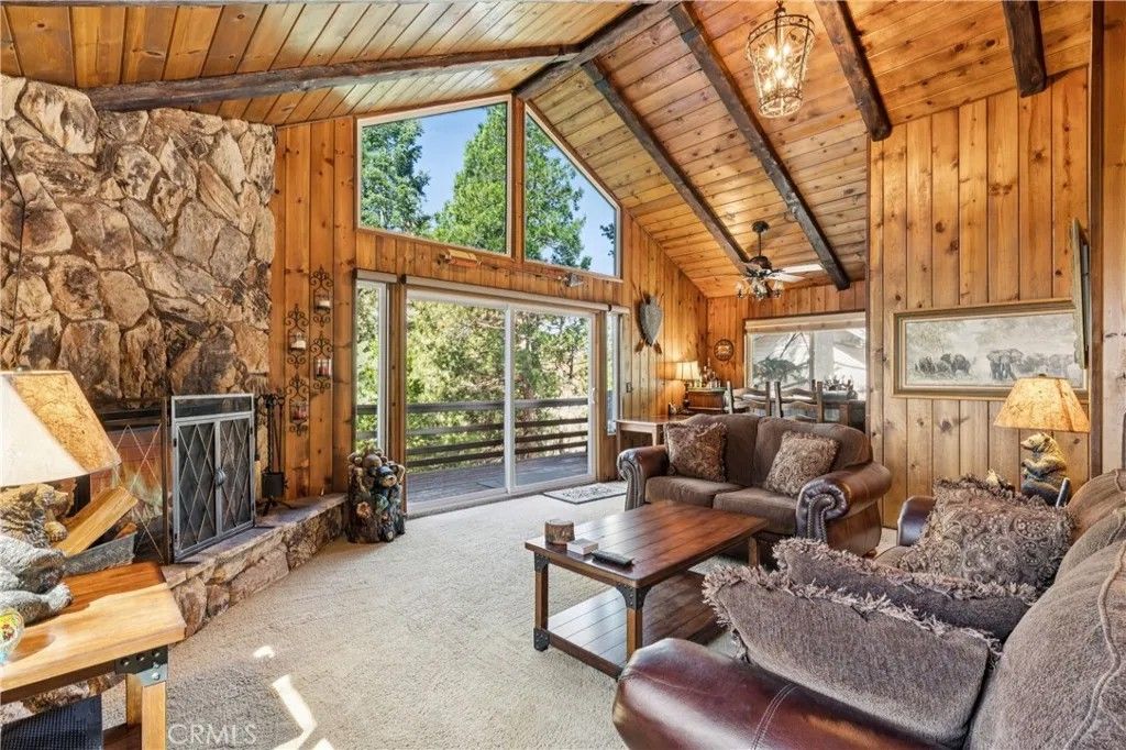 Photo of 460 Pioneer Road, Lake Arrowhead, CA 92352 (MLS # SR26059405)