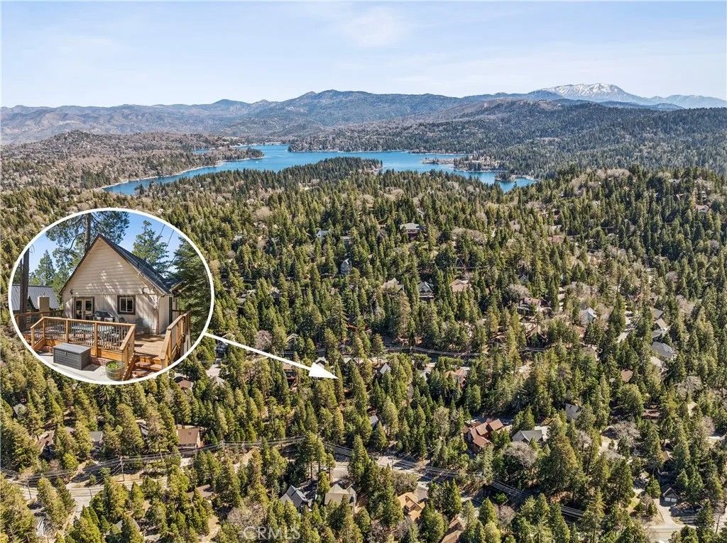 Photo of 460 Pioneer Road, Lake Arrowhead, CA 92352 (MLS # SR26059405)