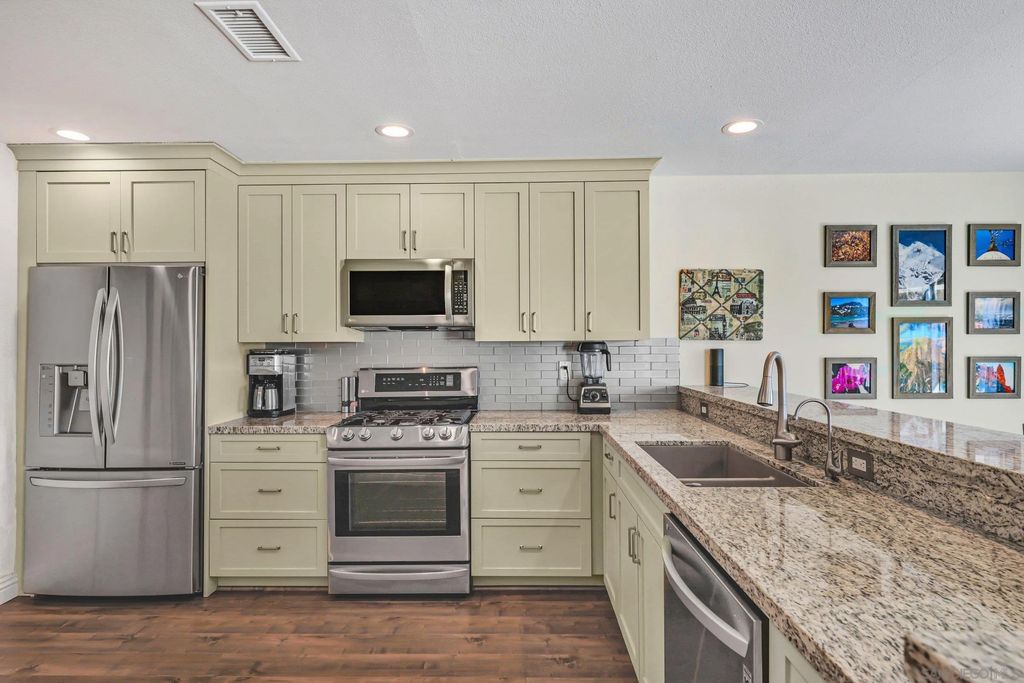 Photo of 1045 Santa Helena Park Ct, Solana Beach, CA 92075 (MLS # 260007420)