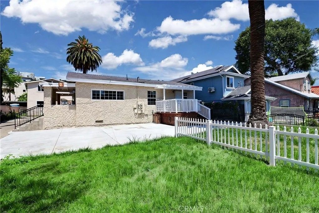 Photo of 279 Parke Street, Pasadena, CA 91101 (MLS # WS26084213)