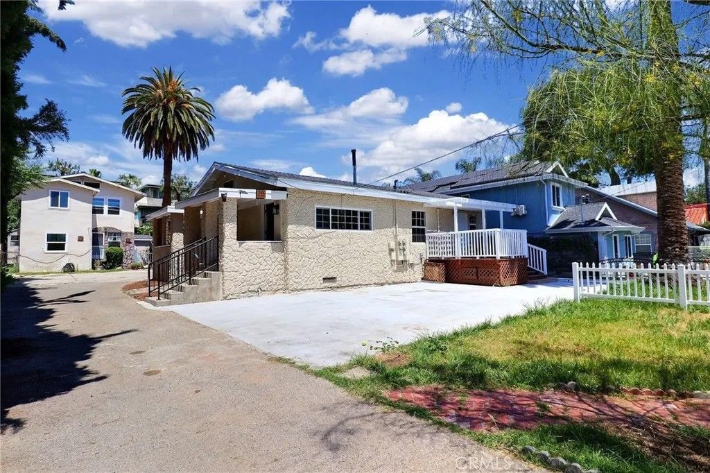 Photo of 279 Parke Street, Pasadena, CA 91101 (MLS # WS26084213)