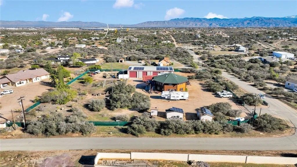 Photo of 10328 El Centro Rd, Oak Hills, CA 92344 (MLS # HD26033453)