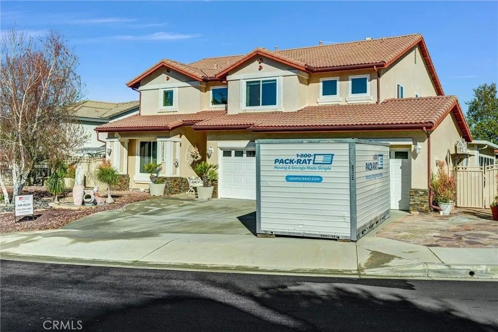Photo of 25304 Rolling Greens, Saugus, CA 91350 (MLS # SR26044319)