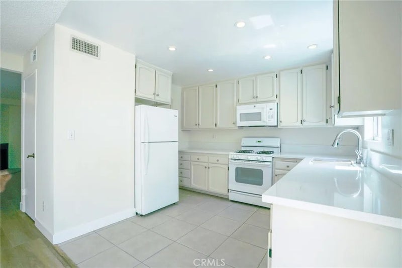 19231 Sherman Way 25