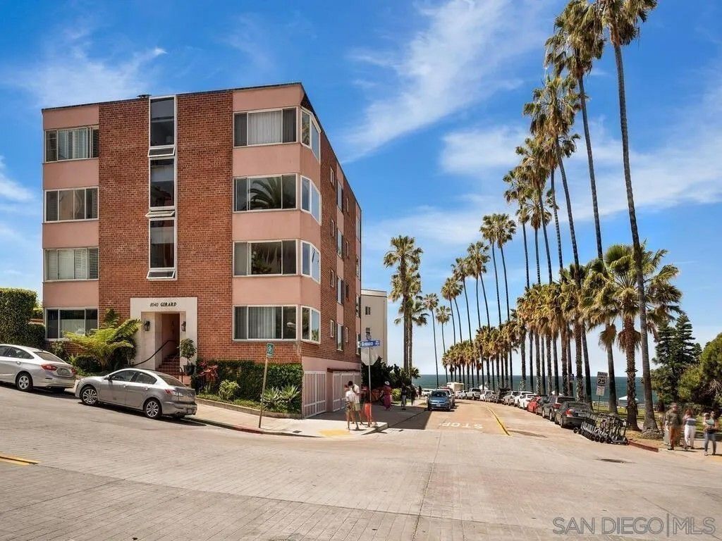 Photo of 8040 Girard Avenue #5, La Jolla, CA 92037 (MLS # 260007166)