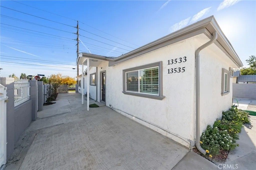 Photo of 13533 Terra Bella, Pacoima, CA 91331 (MLS # SR25276610)