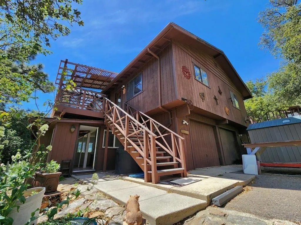 Photo of 2341 Pinezanita Ln, Julian, CA 92036 (MLS # PTP2603148)