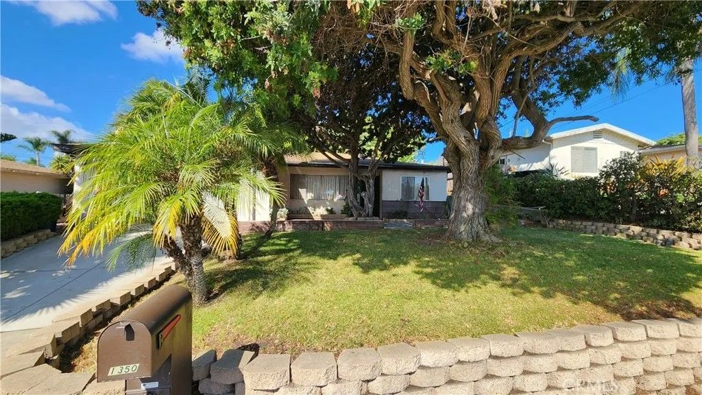 Photo of 1350 Marabou Ln, Vista, CA 92083 (MLS # ND25215733)