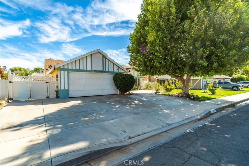 2052 E Avenue R12