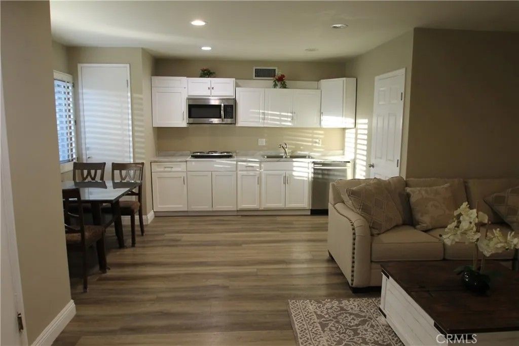 Photo of 19303 Citronia St #ADU, Northridge, CA 91324 (MLS # GD25280250)