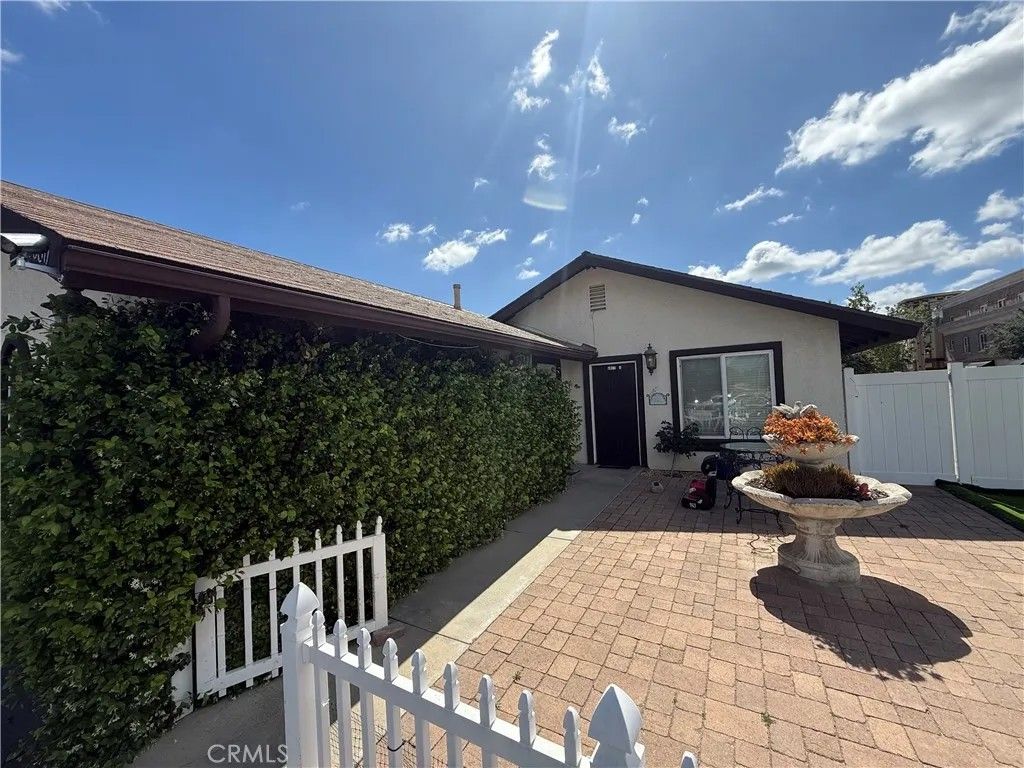 Photo of 41880 Sixth St, Temecula, CA 92590 (MLS # SW26079935)