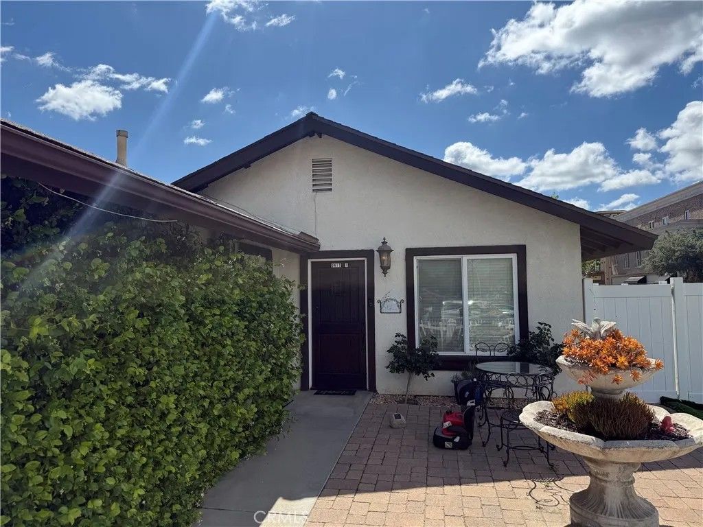 Photo of 41880 Sixth St, Temecula, CA 92590 (MLS # SW26079935)