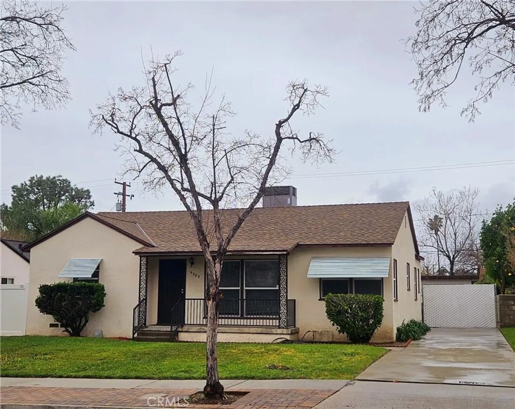 Photo of 4380 N Mountain View, San Bernardino, CA 92407 (MLS # CV26033181)