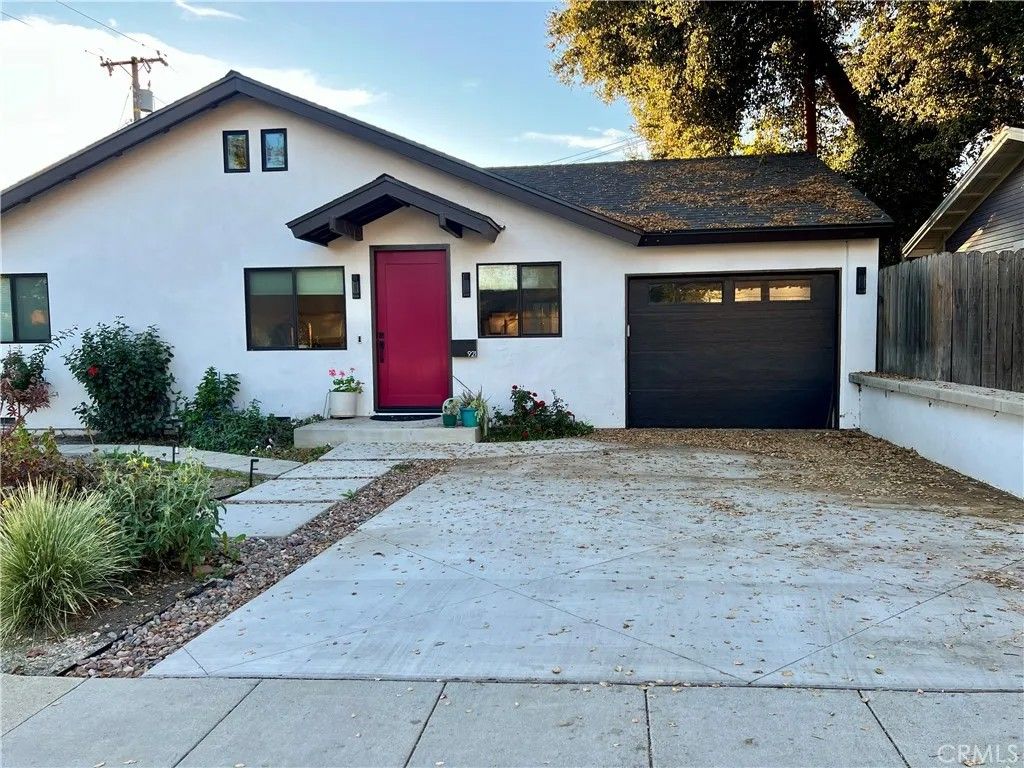Photo of 921 Berkeley Ave, Claremont, CA 91711 (MLS # CV25278175)