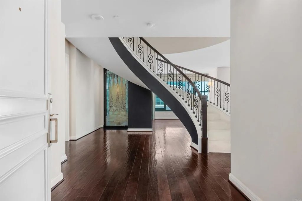 2500 6Th Avenue Penthouse 3