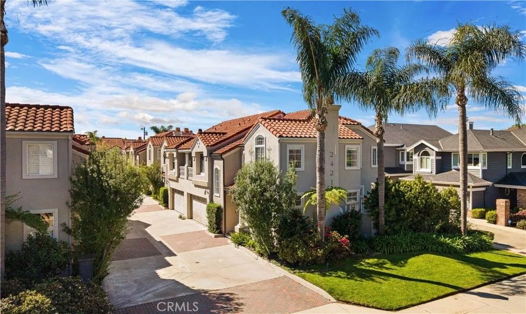 Photo of 2421 E 16th St, Newport Beach, CA 92663 (MLS # OC26041466)