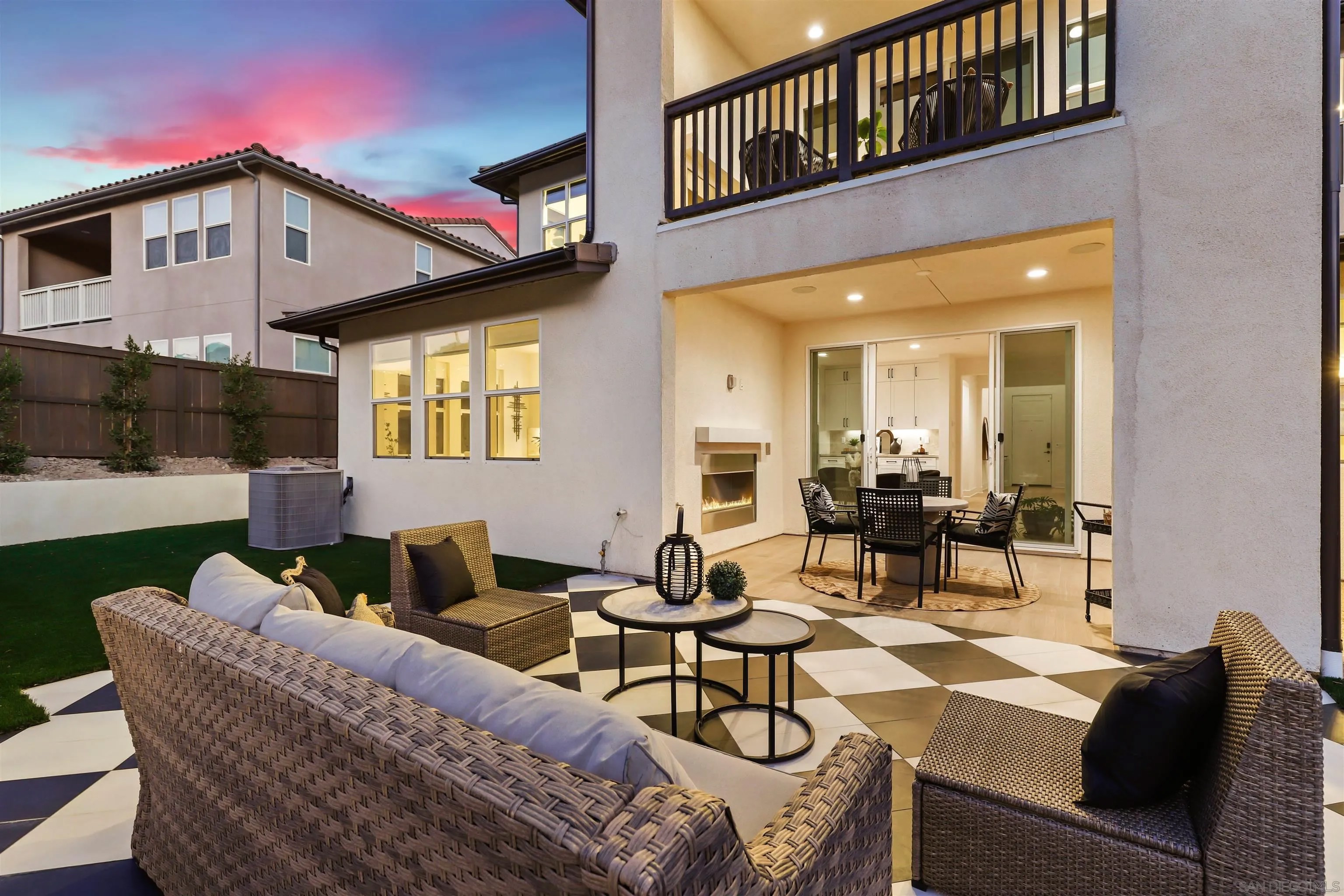 2168 Paseo Levanten