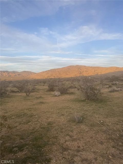 Photo of 0 Canfield, Apple Valley, CA 92307 (MLS # HD25279392)