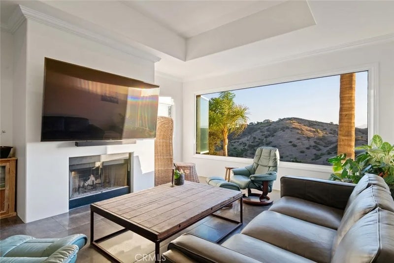 25757 Avenida Del Oro