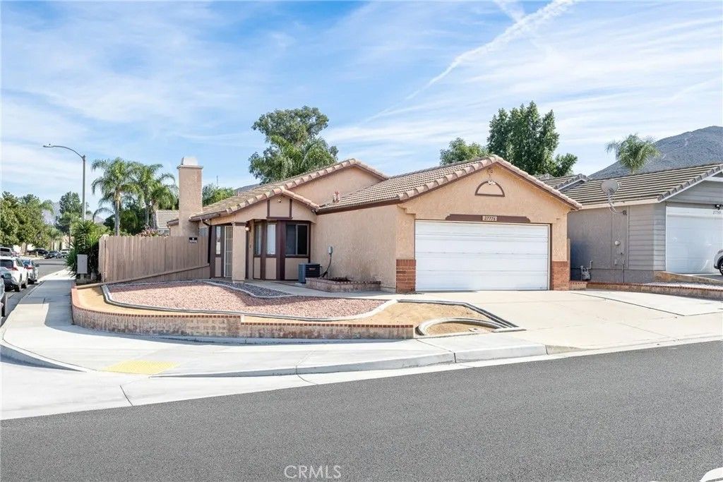 Photo of 27776 Hillpointe Dr, Menifee, CA 92585 (MLS # CV25266755)