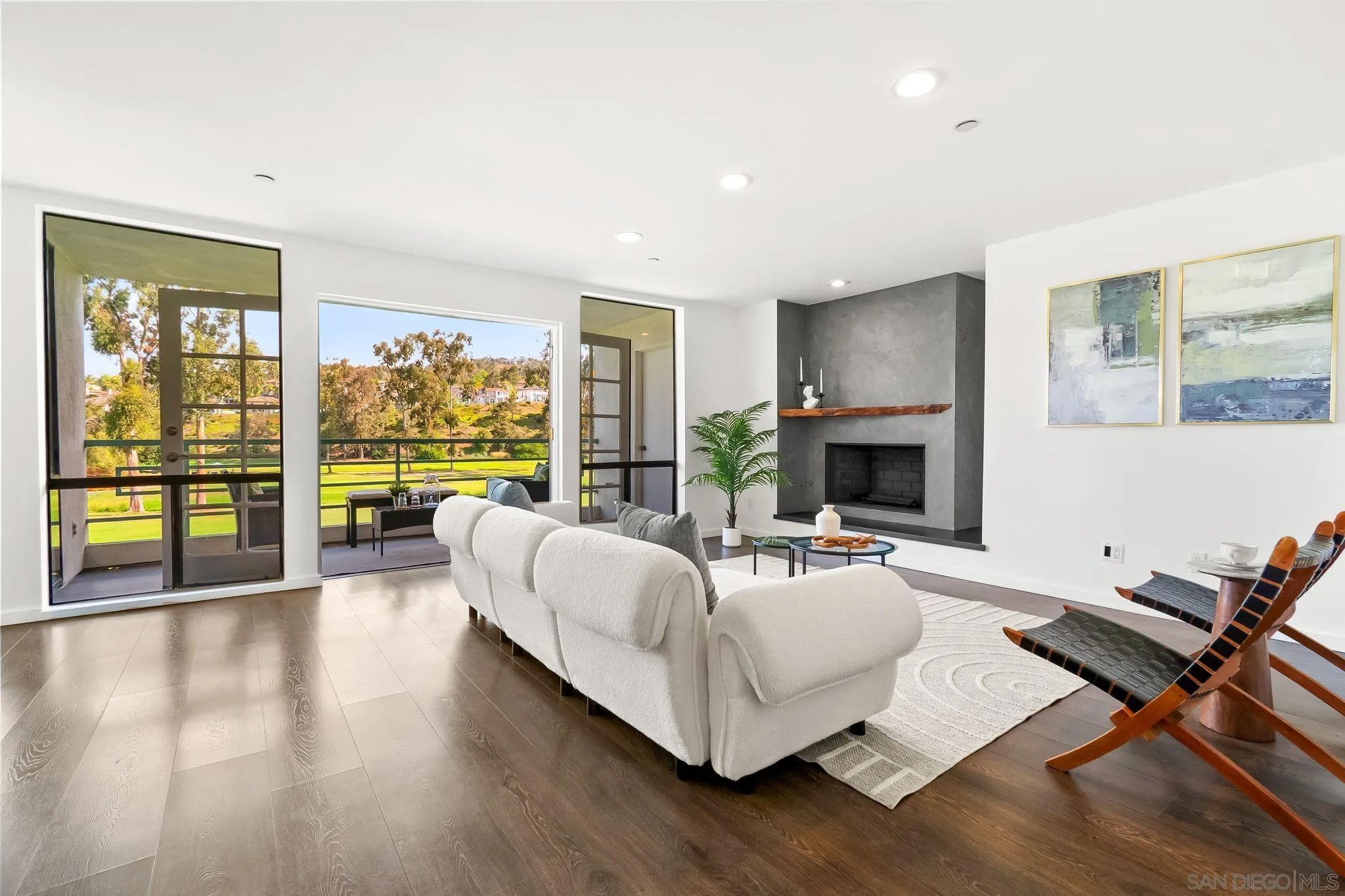 2556 Navarra Drive C